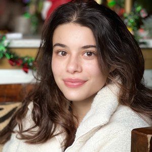 Meet your Posher, Cesca